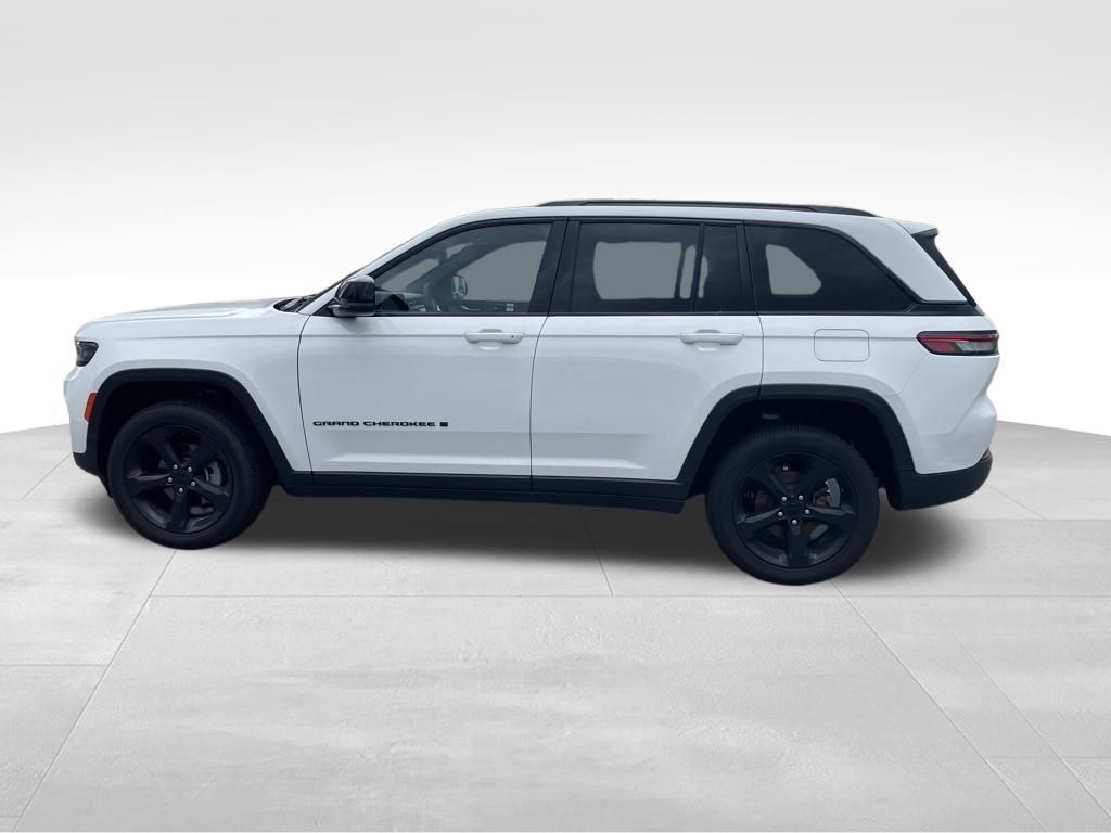 2025 Jeep Grand Cherokee Altitude X photo 2