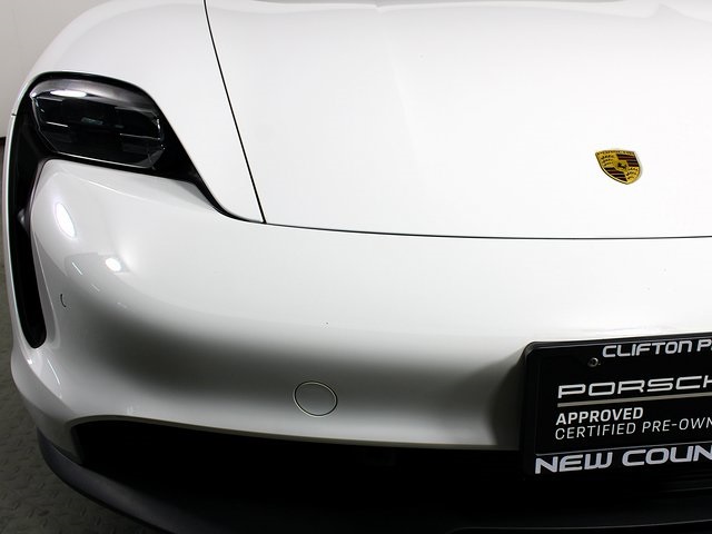 2023 Porsche Taycan photo 11