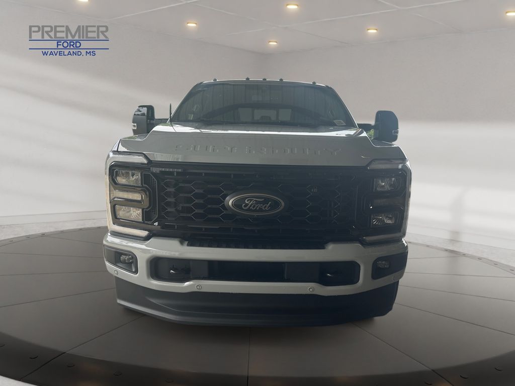 2026 Ford F-350 Lariat photo 4