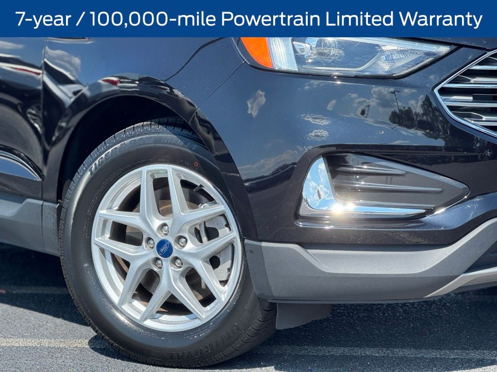 2022 Ford Edge SEL photo 2