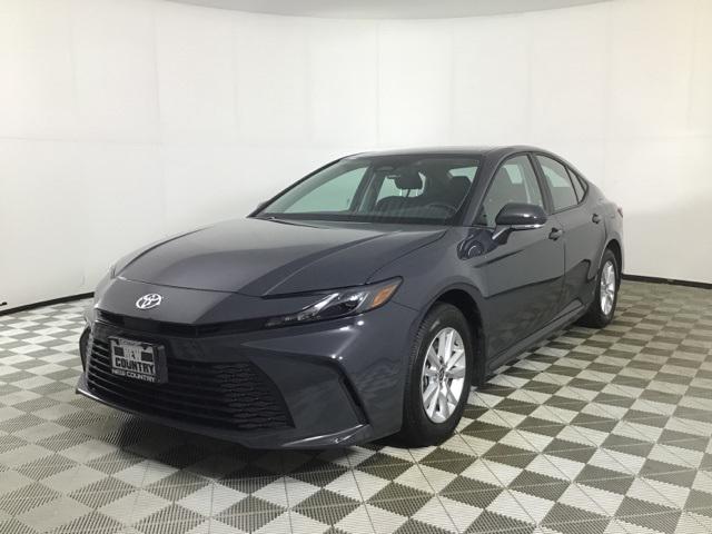 2025 Toyota Camry LE photo 3