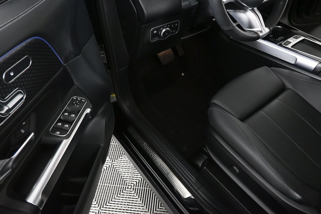 2024 Mercedes Benz GLB 250 photo 4