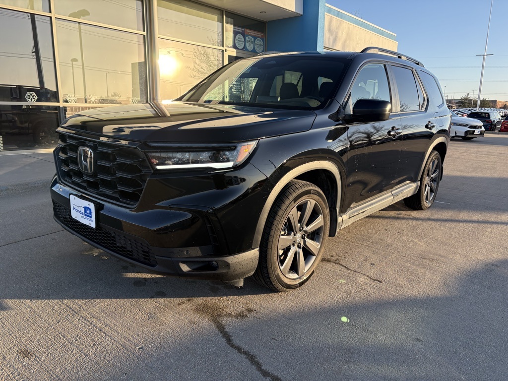 2025 Honda Pilot Sport's photo
