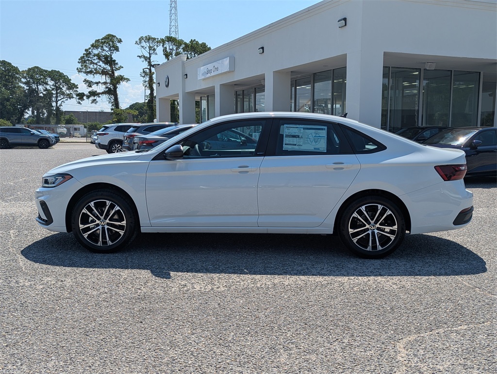 2025 Volkswagen Jetta 1.5T Sport photo 3