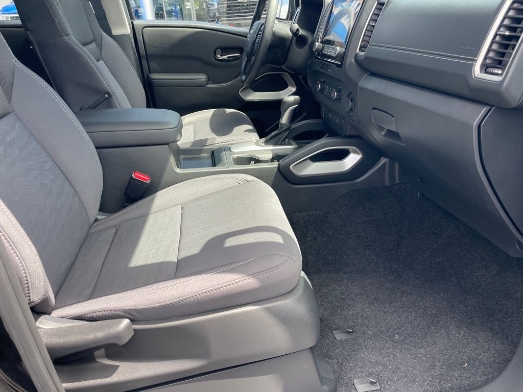 2024 Nissan Frontier SV photo 24
