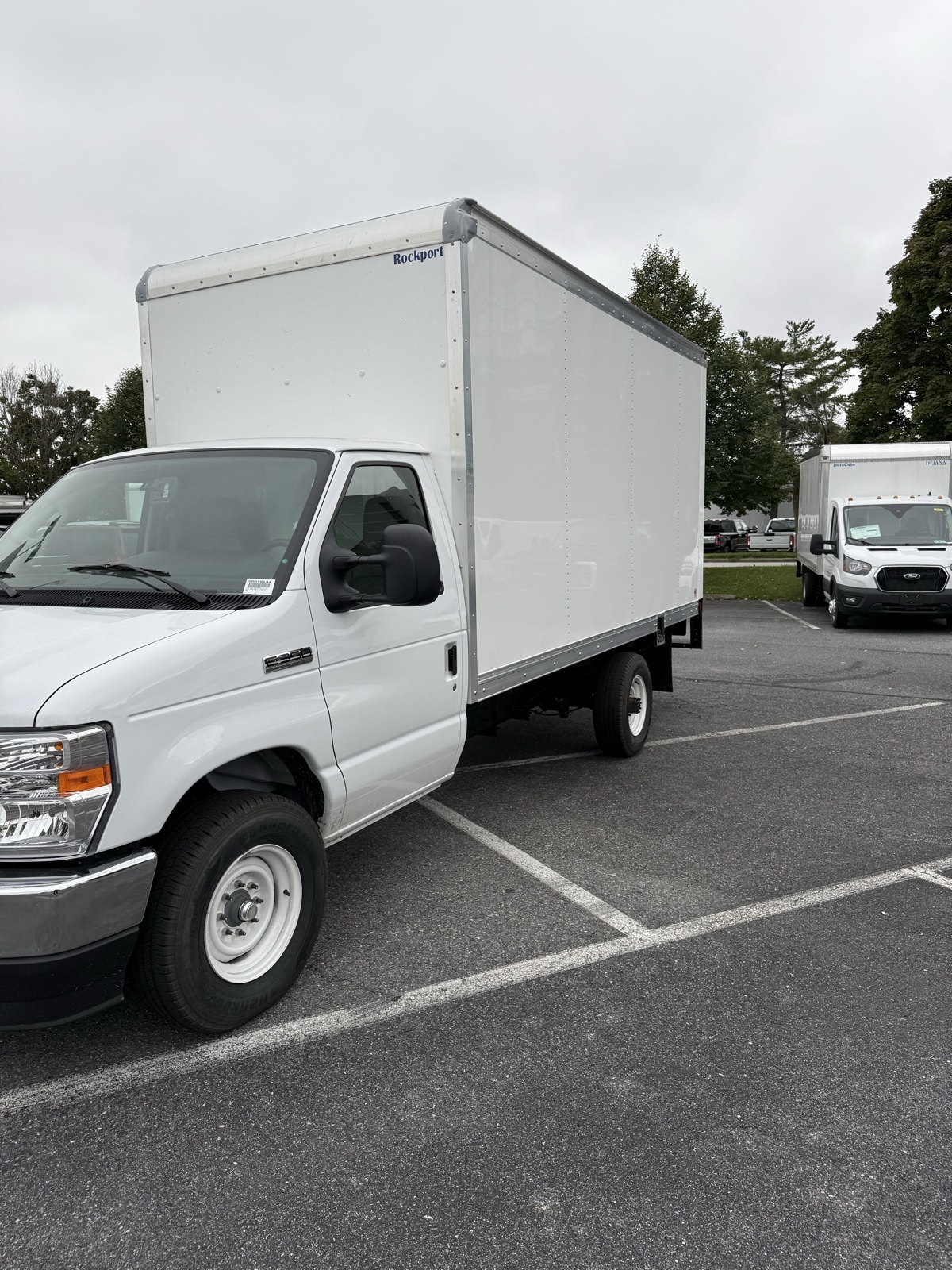 2025 Ford E-350 photo 2