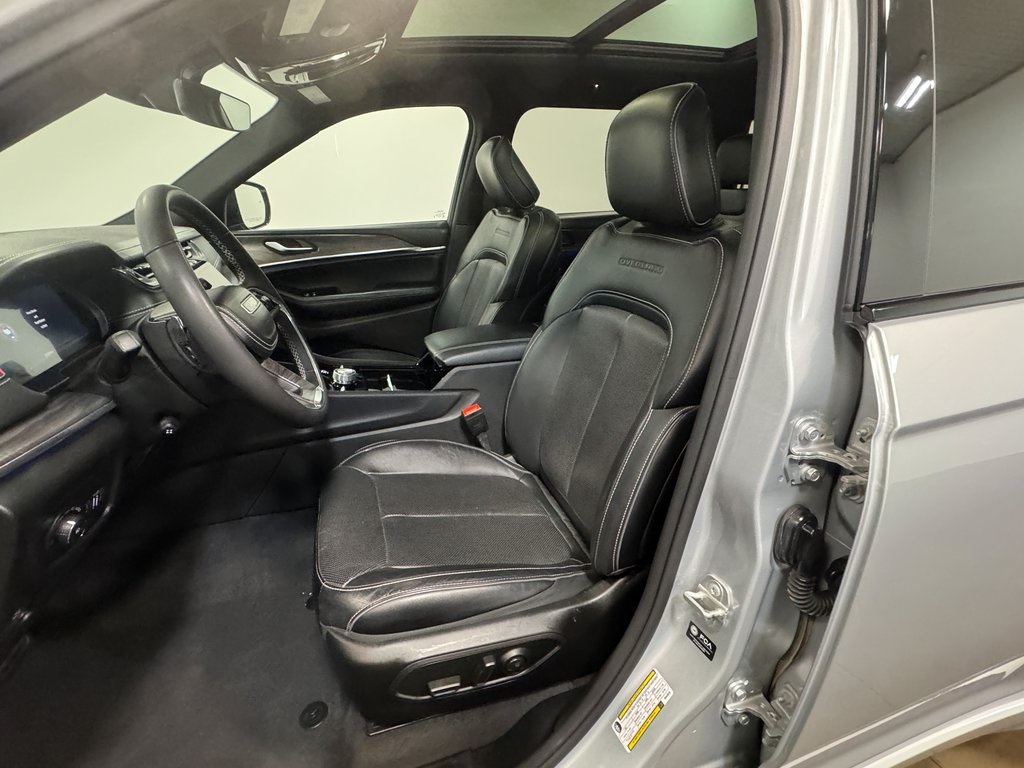 2024 Jeep Grand Cherokee Overland photo 10