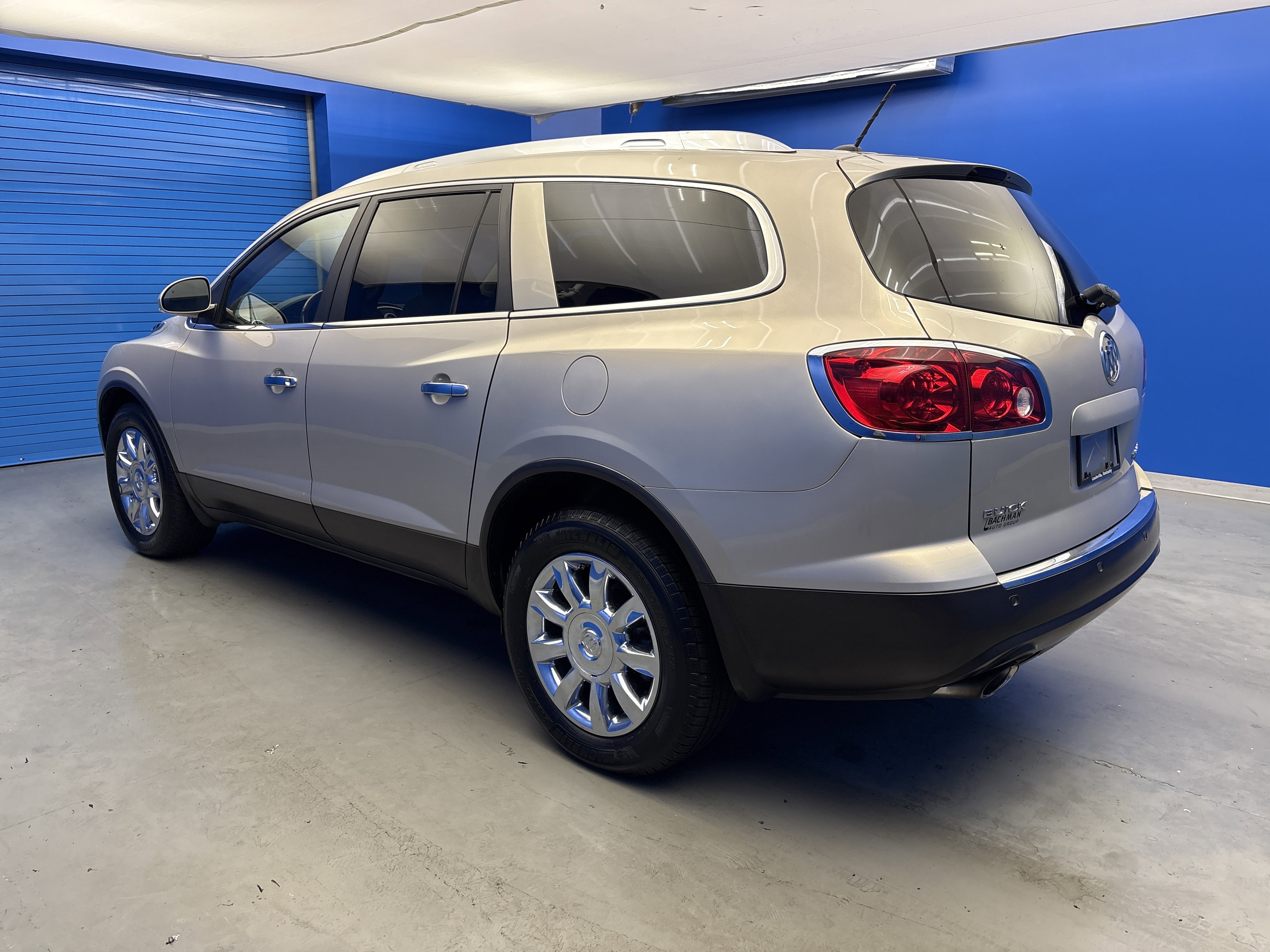 2011 Buick Enclave CXL photo 2