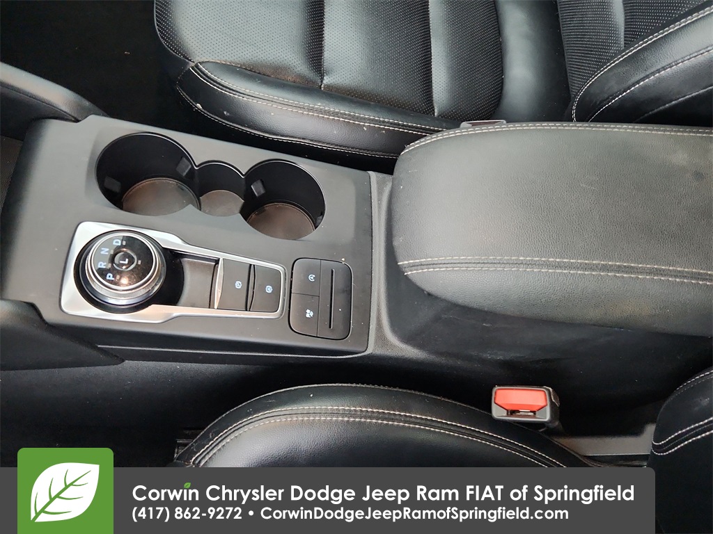 2020 Ford Escape SEL photo 26