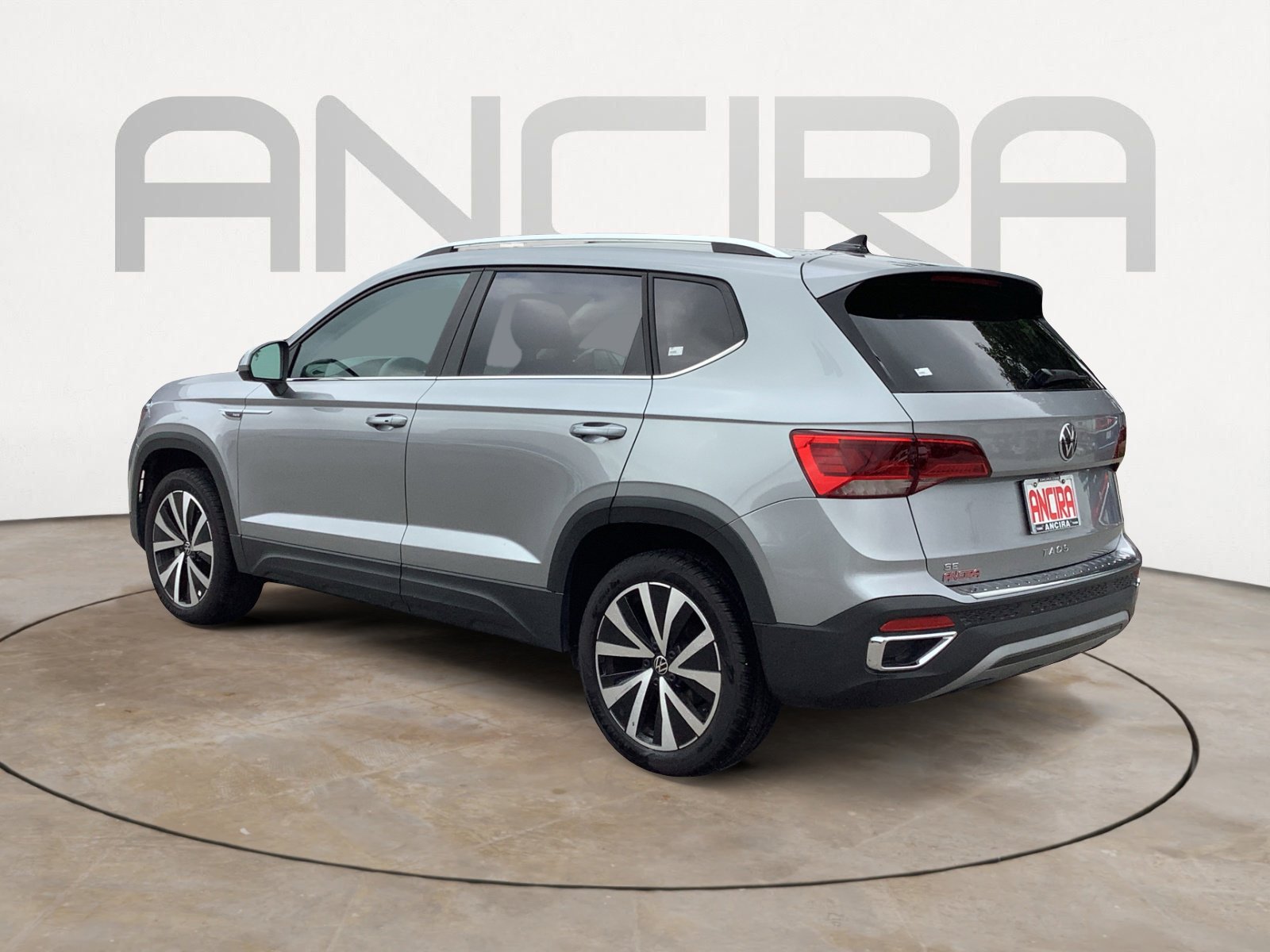 2024 Volkswagen Taos SE photo 2