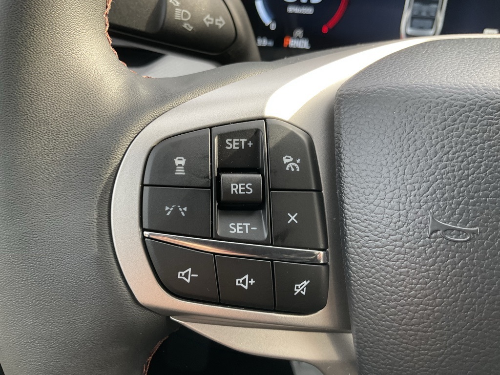 2026 Ford Explorer photo 3