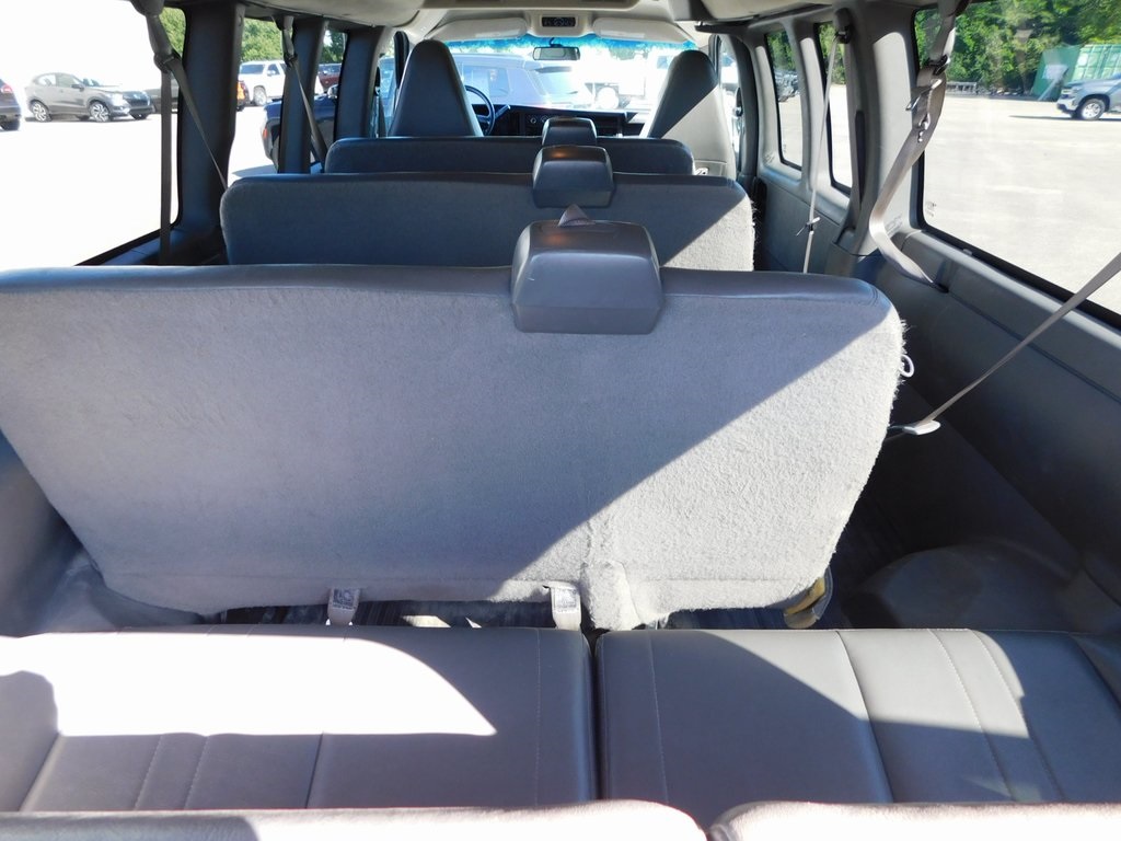 2022 Chevrolet Express 3500 LS photo 17