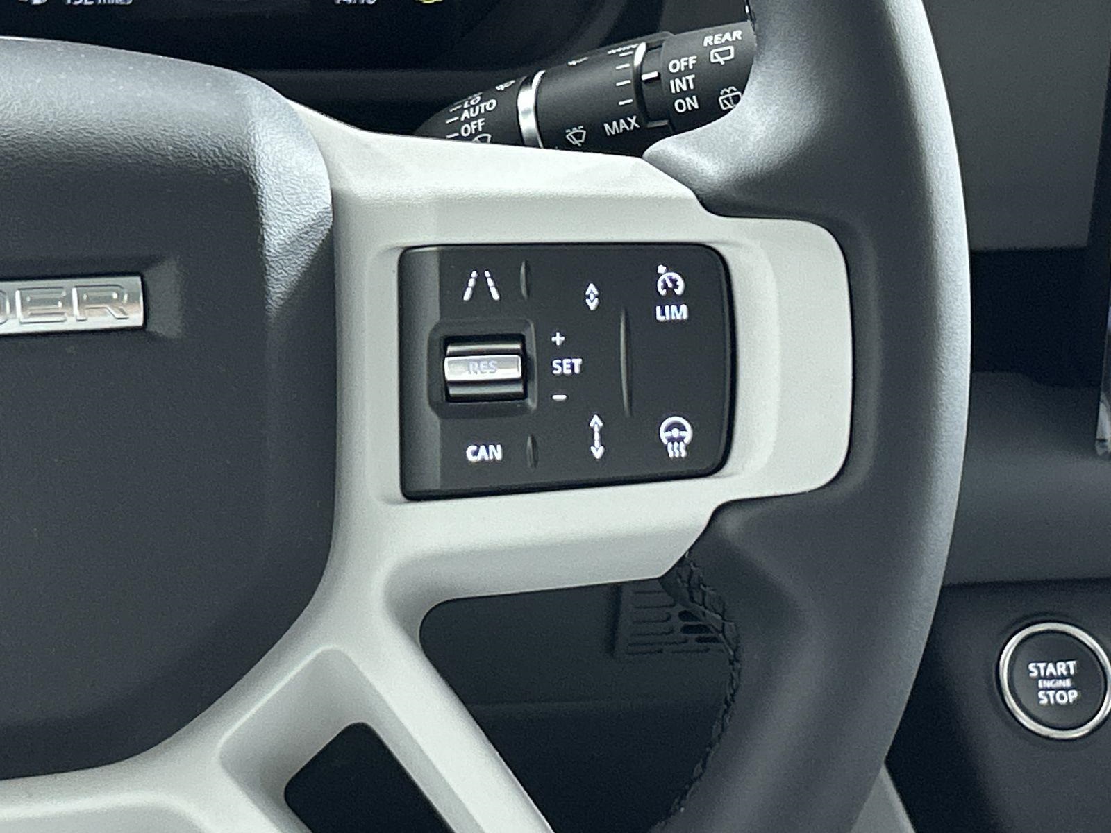 2025 Land Rover Defender 110 S photo 13
