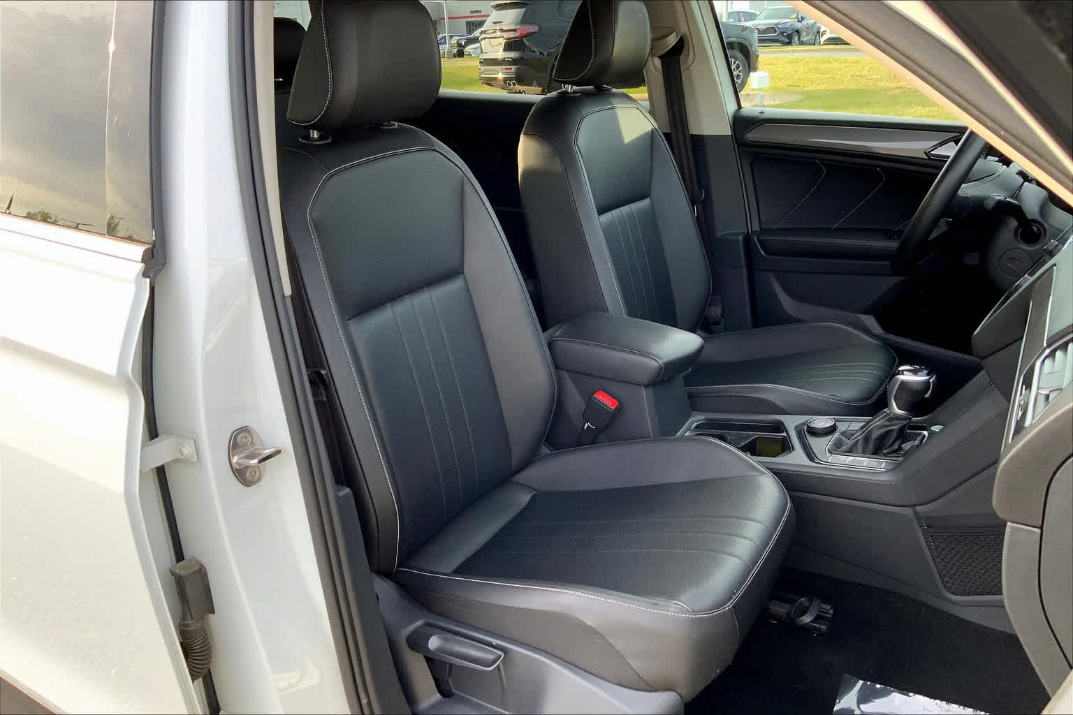2022 Volkswagen Tiguan SE photo 8