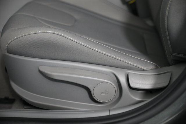 2025 Hyundai Elantra SEL Convenience photo 12