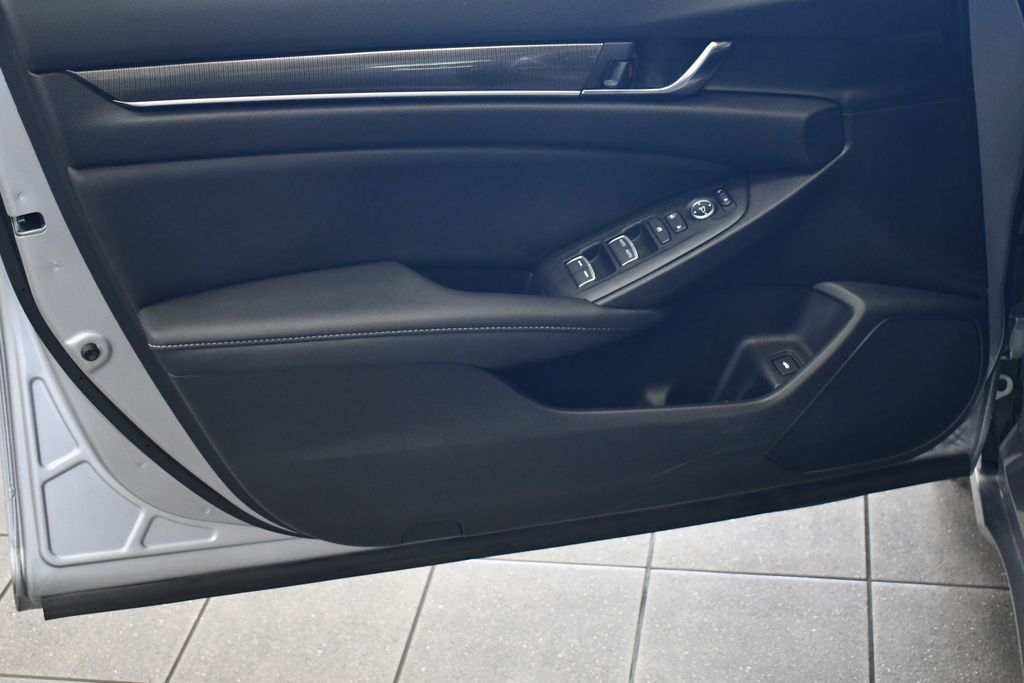 2022 Honda Accord Sport 2.0T photo 14