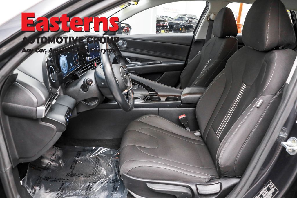 2021 Hyundai Elantra SEL Convenience photo 9