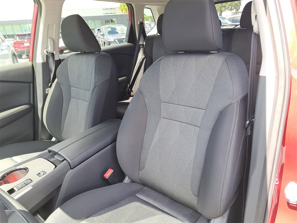 2026 Nissan Rogue SV photo 19