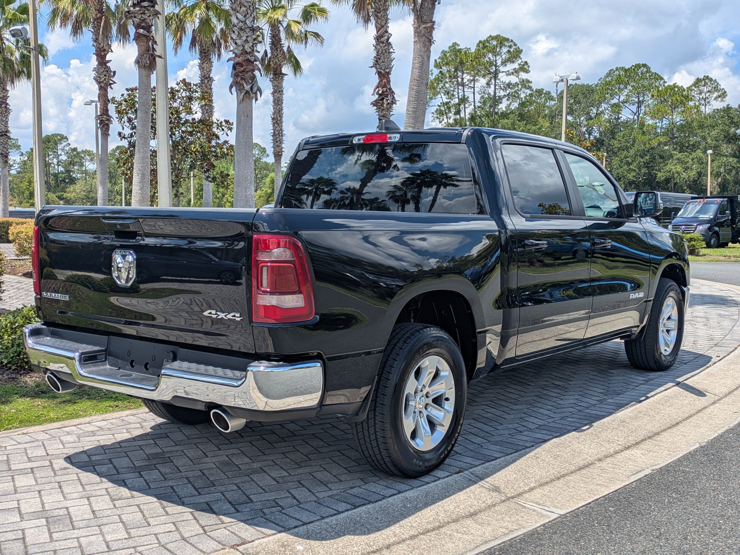 2024 Ram 1500 Laramie photo 4