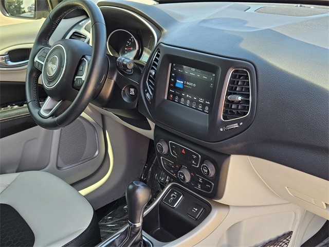 2020 Jeep Compass Latitude photo 22