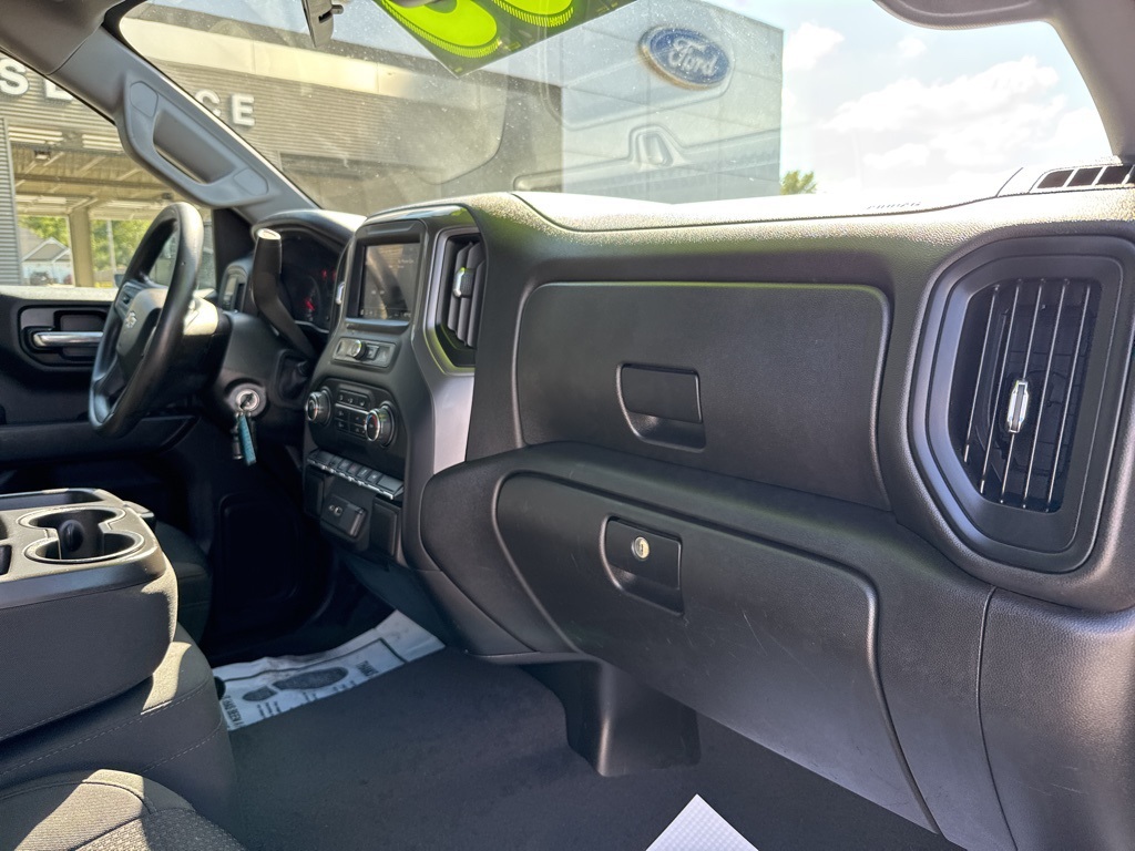 2022 Chevrolet Silverado 1500 Custom photo 25