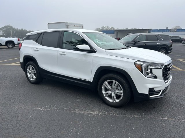 2024 GMC Terrain SLE's photo