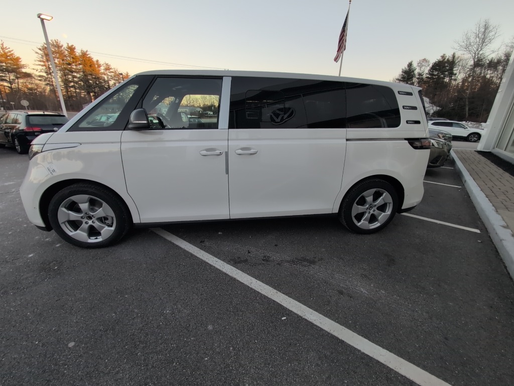 2025 Volkswagen ID. Buzz Pro S photo 3