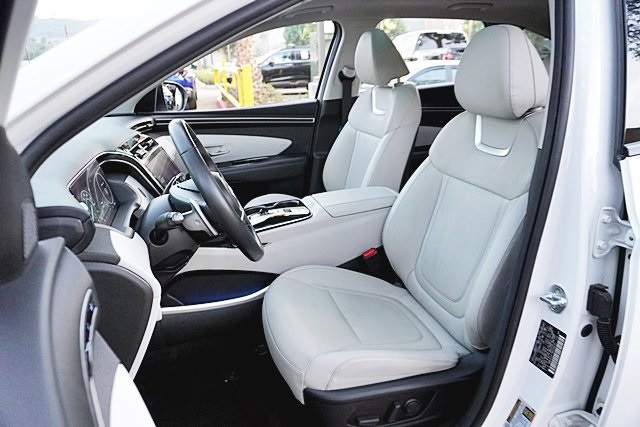 Used 2022 White Hyundai Limited image 15