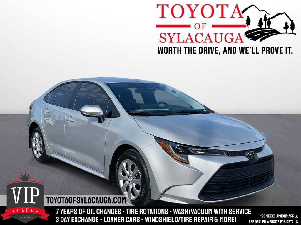 2026 Toyota Corolla LE's photo