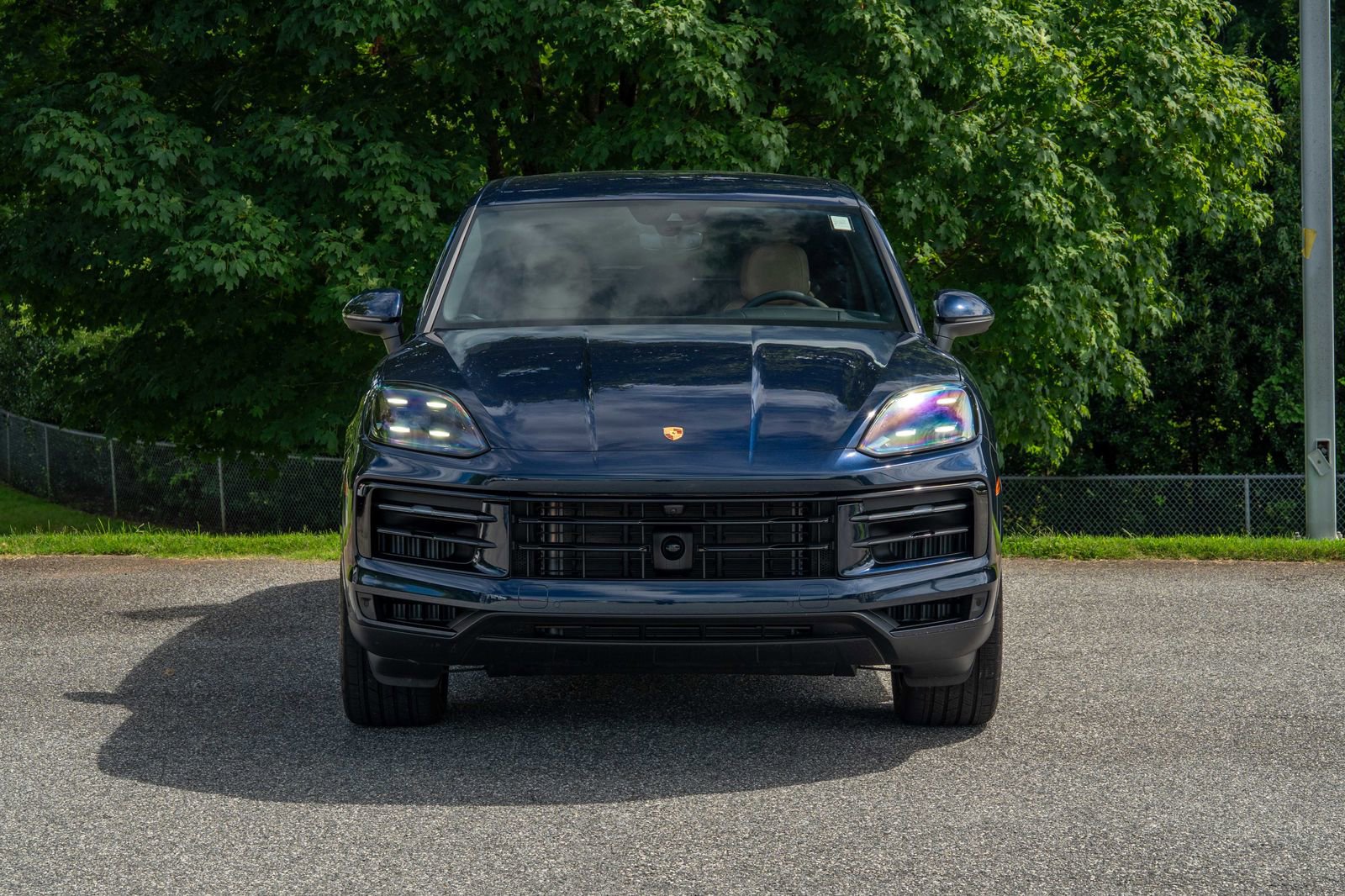 2025 Porsche Cayenne Base photo 10
