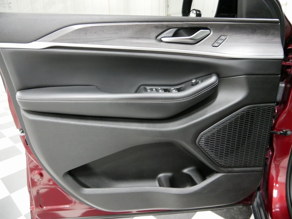 2023 Jeep Grand Cherokee Limited photo 14