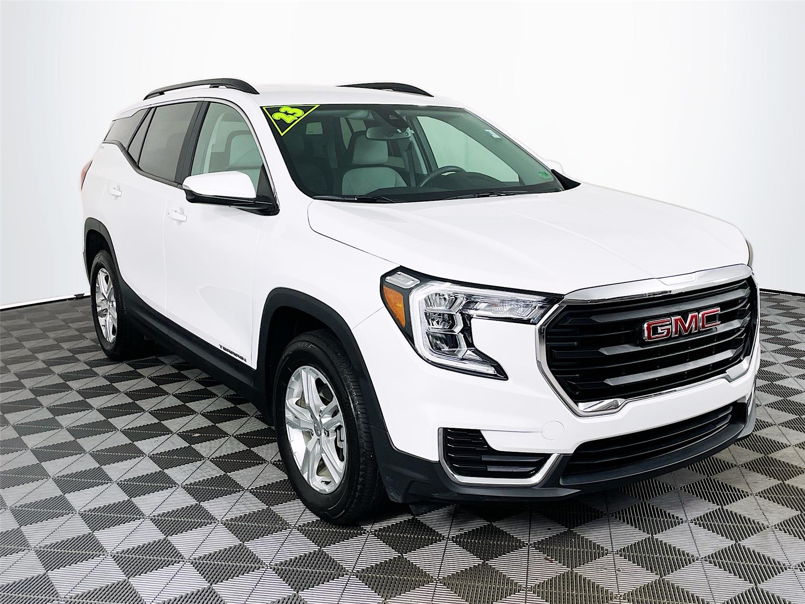 2023 GMC Terrain SLE's photo