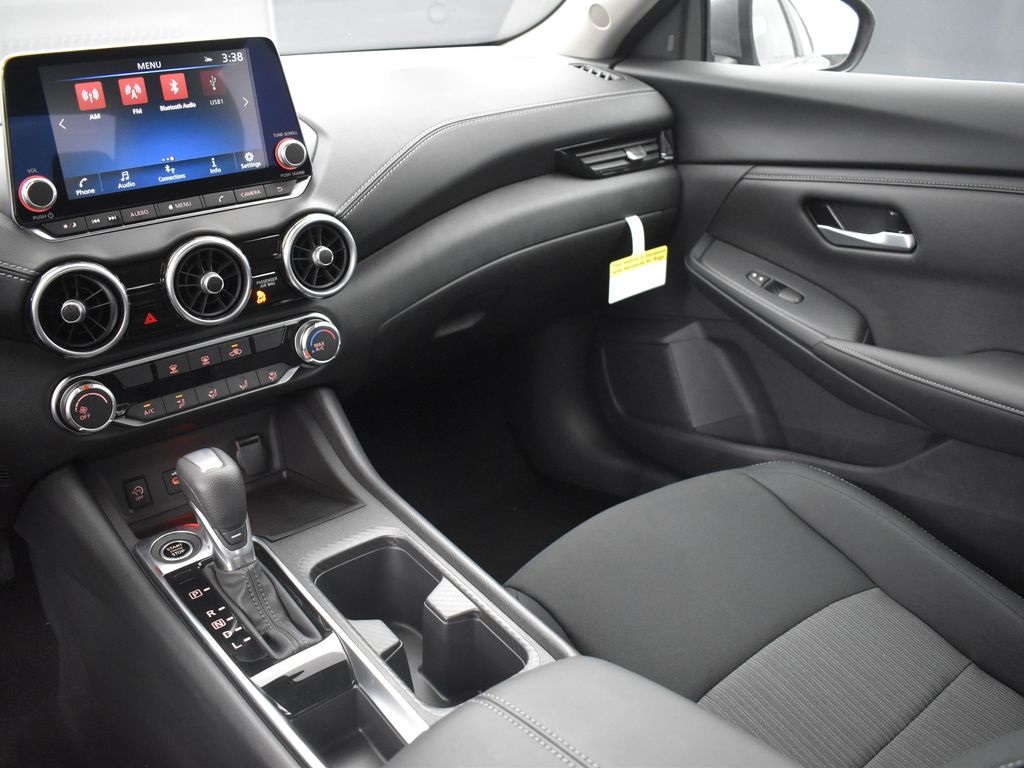2025 Nissan Sentra SV photo 30