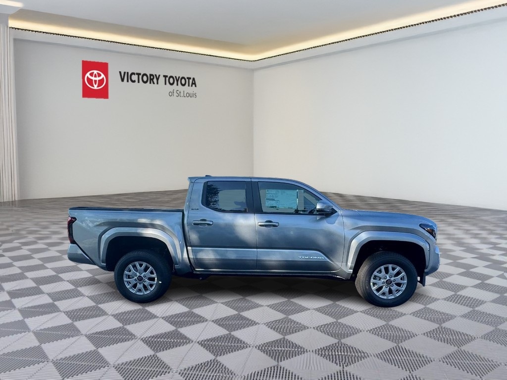 2025 Toyota Tacoma SR5 4x4 Double Cab photo 2