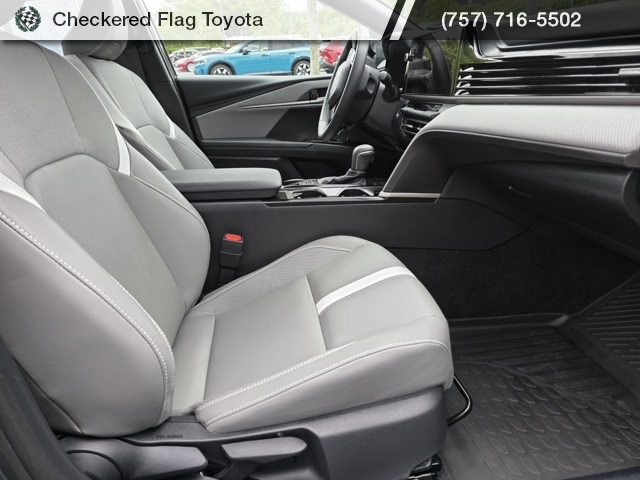 2025 Toyota Camry SE photo 38
