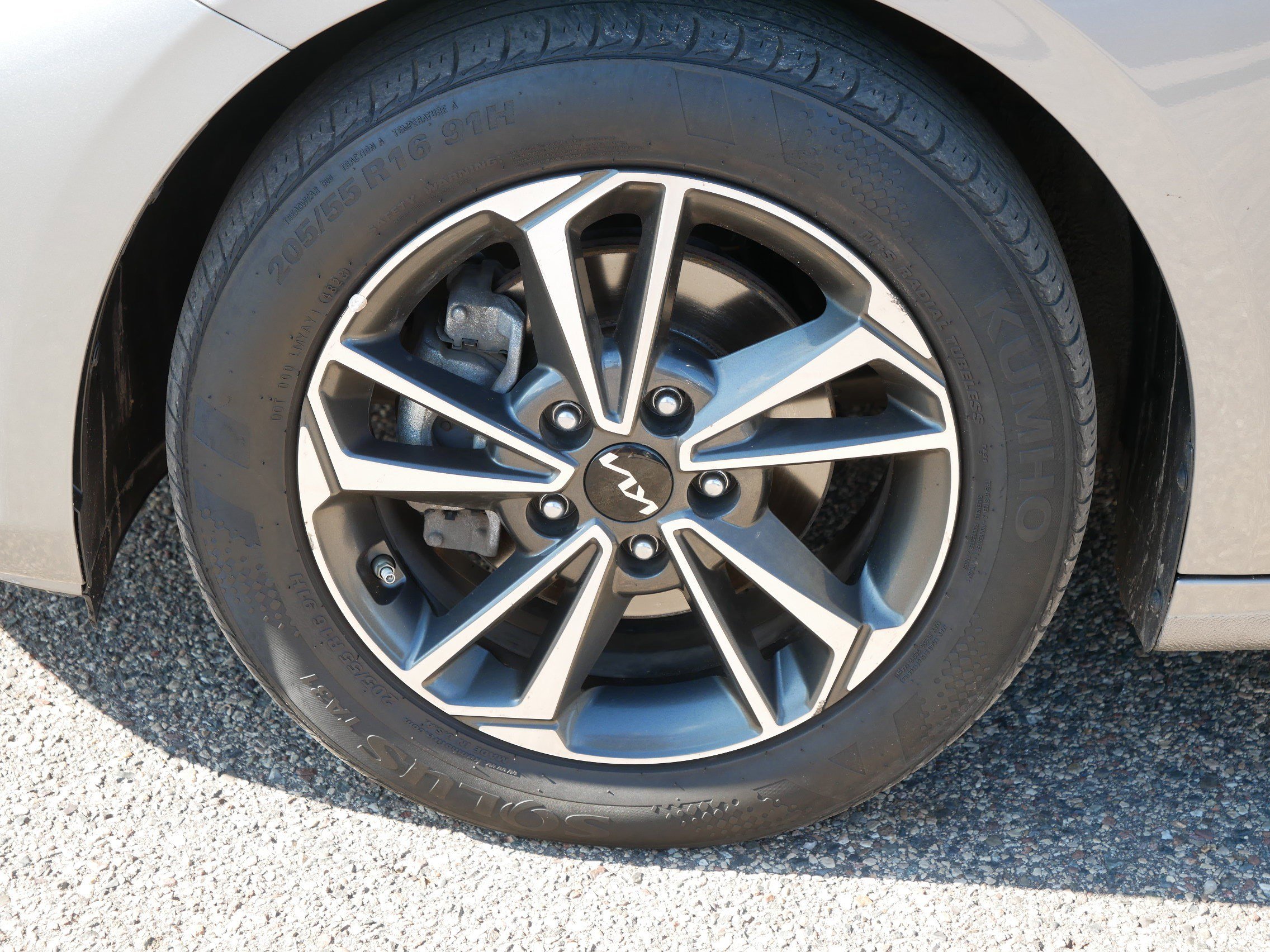 2024 Kia Forte LXS photo 12