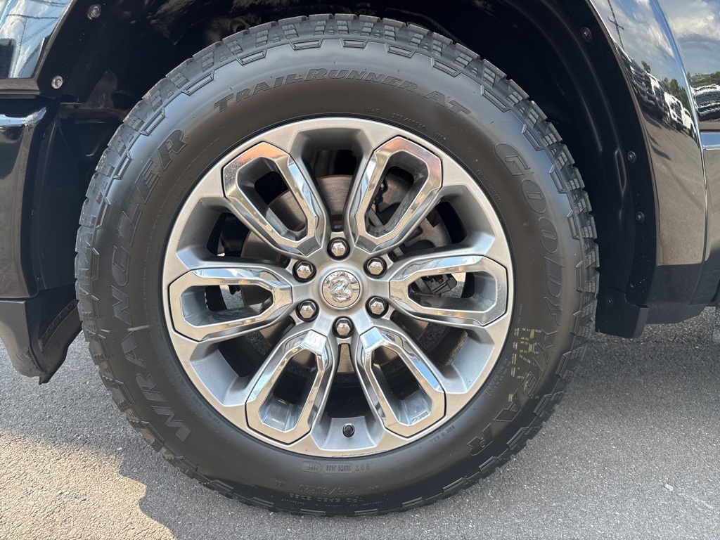 2020 Ram 1500 Laramie photo 8