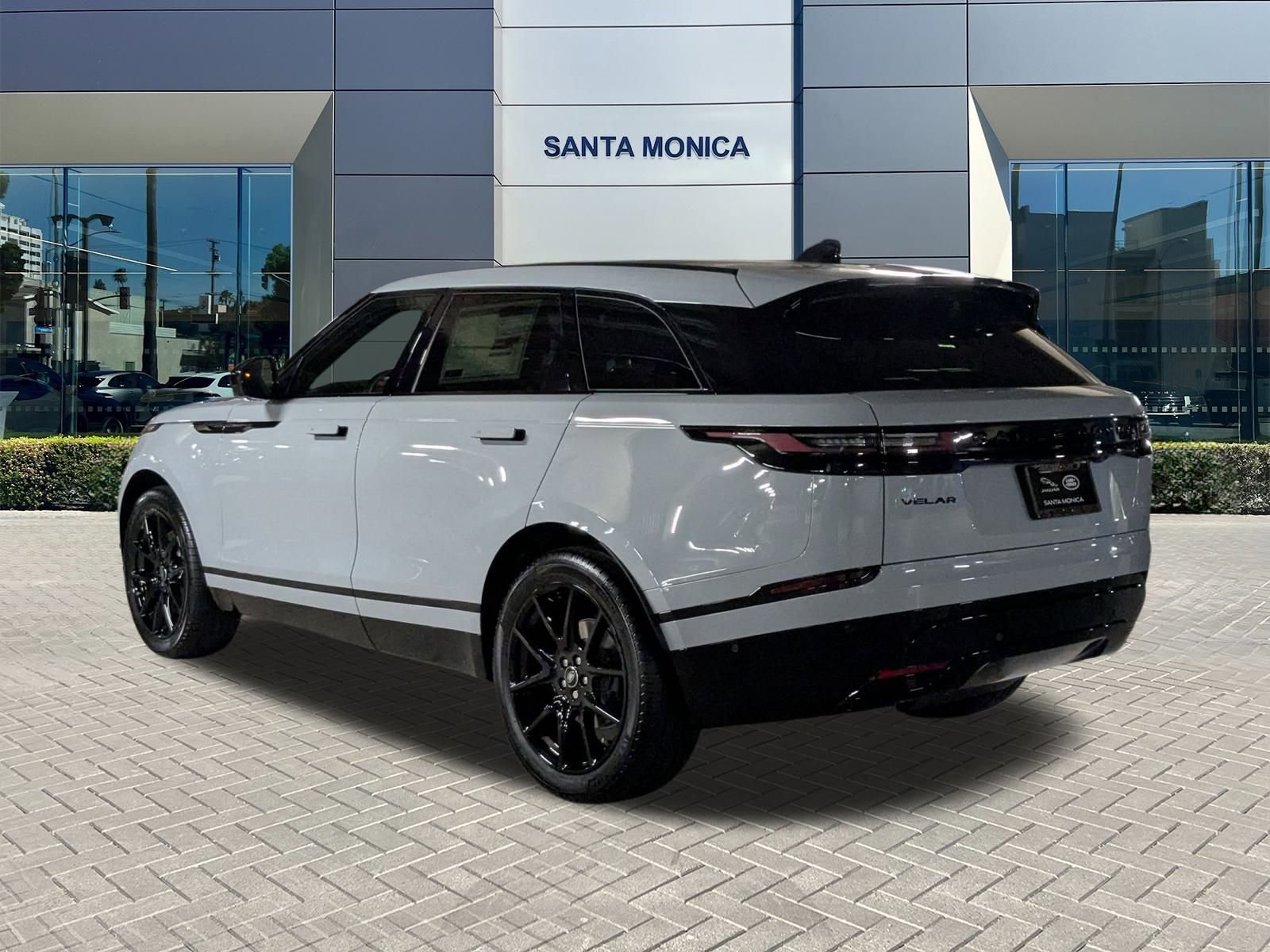 2026 Land Rover Range Rover Velar SE photo 9