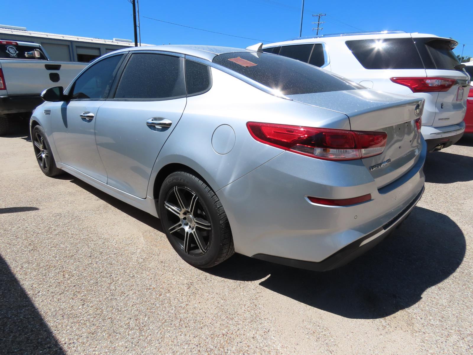2020 Kia Optima LX photo 6