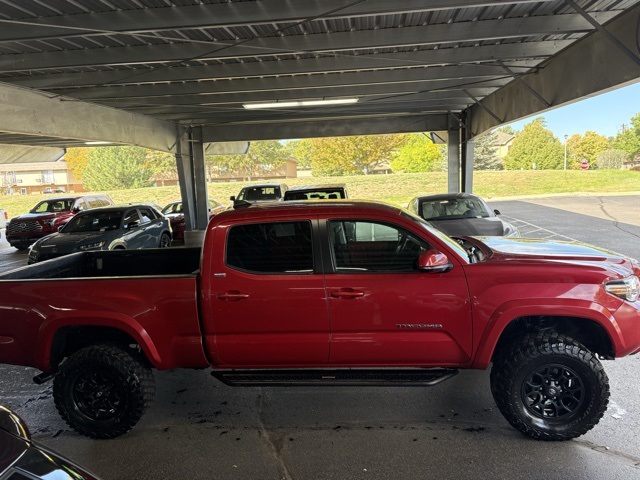 2022 Toyota Tacoma SR5 photo 4