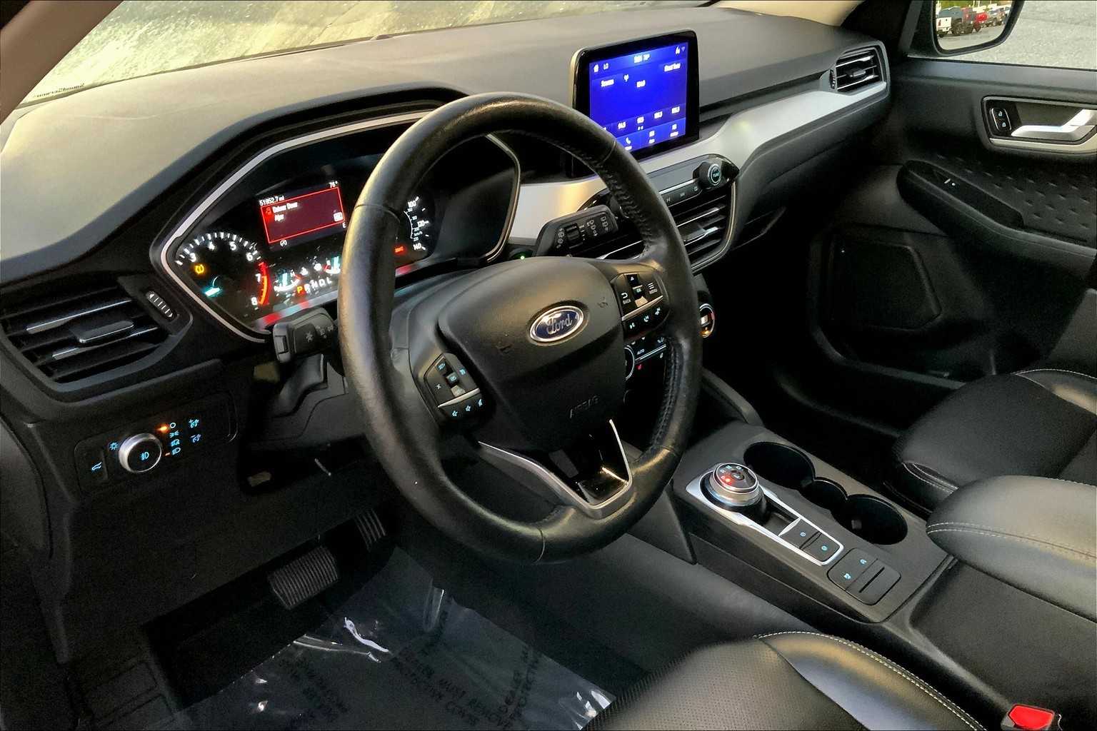 2020 Ford Escape SEL photo 15