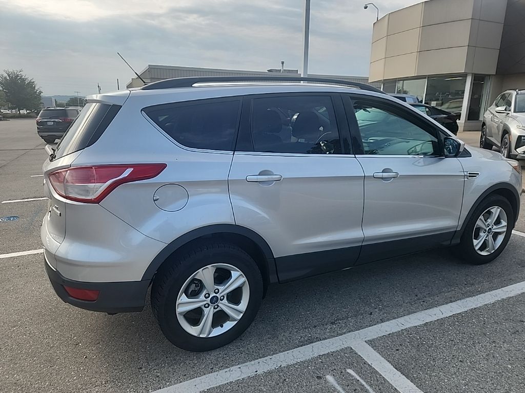 2016 Ford Escape SE photo 4