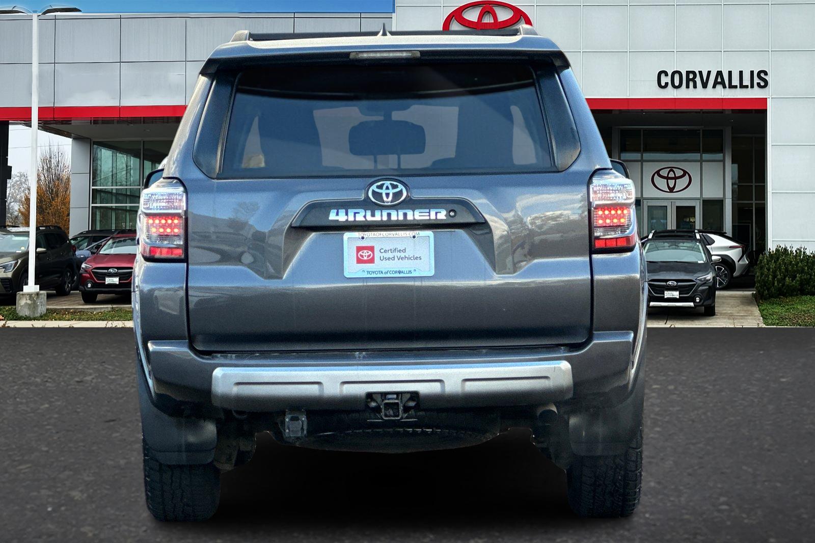 2019 Toyota 4Runner TRD Off-Road photo 3