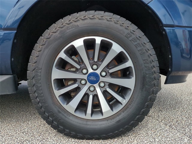 2017 Ford Expedition XLT photo 10
