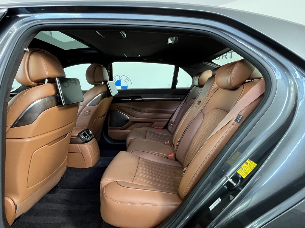 2021 Genesis G90 5.0 Ultimate photo 16