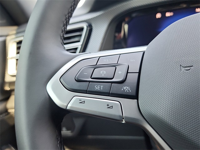 2025 Volkswagen Atlas Cross Sport SEL R-Line photo 21