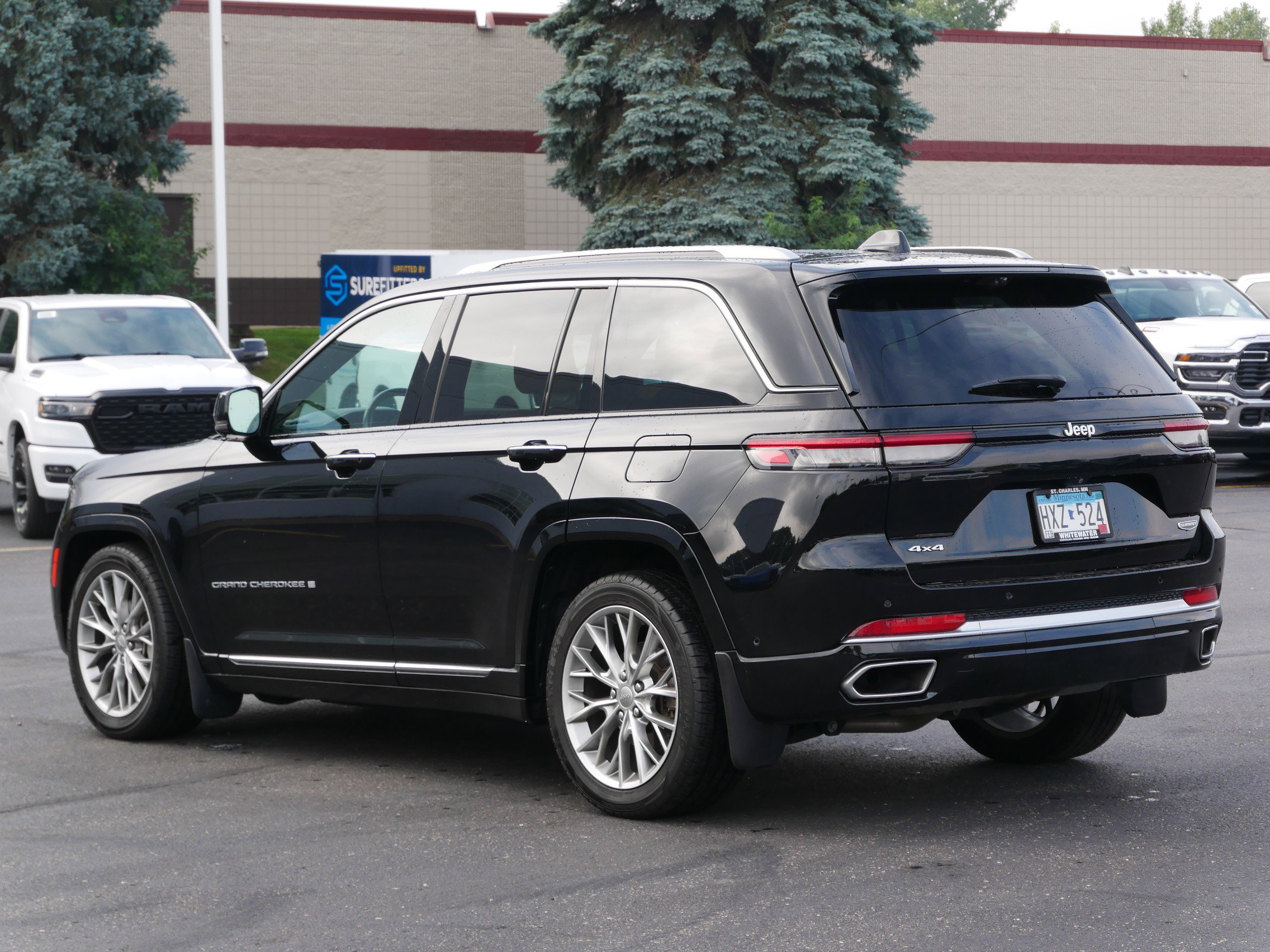 2022 Jeep Grand Cherokee Summit photo 4