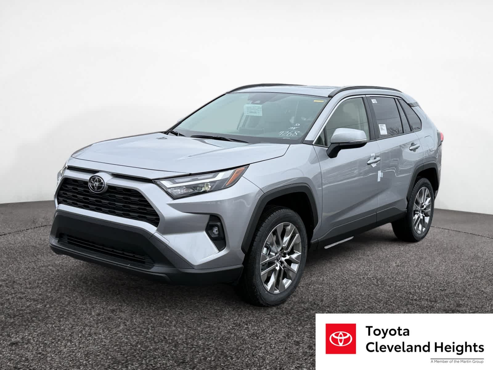 2025 Toyota RAV4 XLE Premium's photo