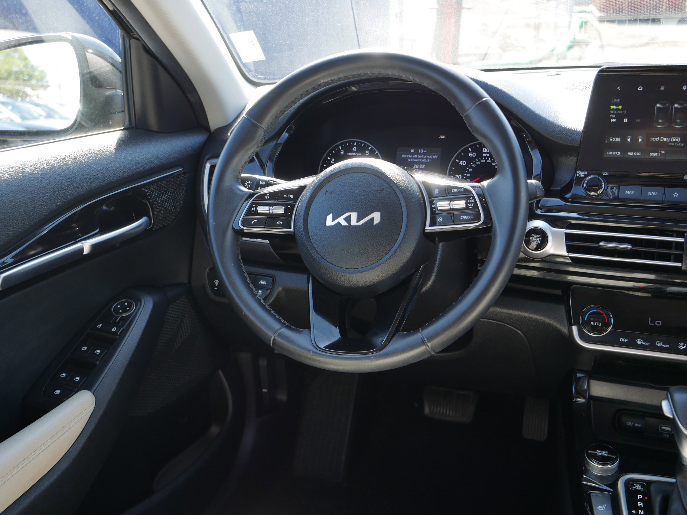 2022 Kia Seltos EX photo 9