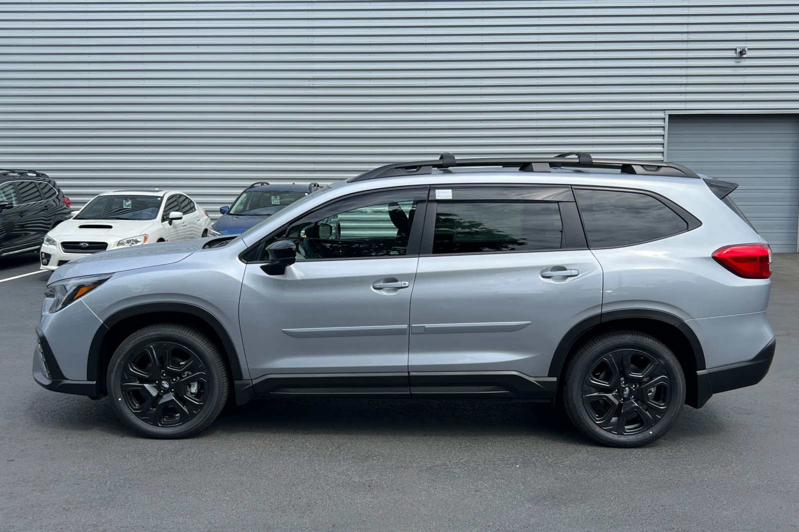 2025 Subaru Ascent Onyx Edition Touring photo 7